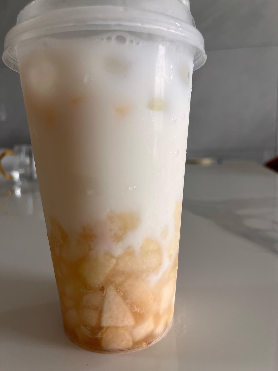 蜜桃🍑柠檬茶
