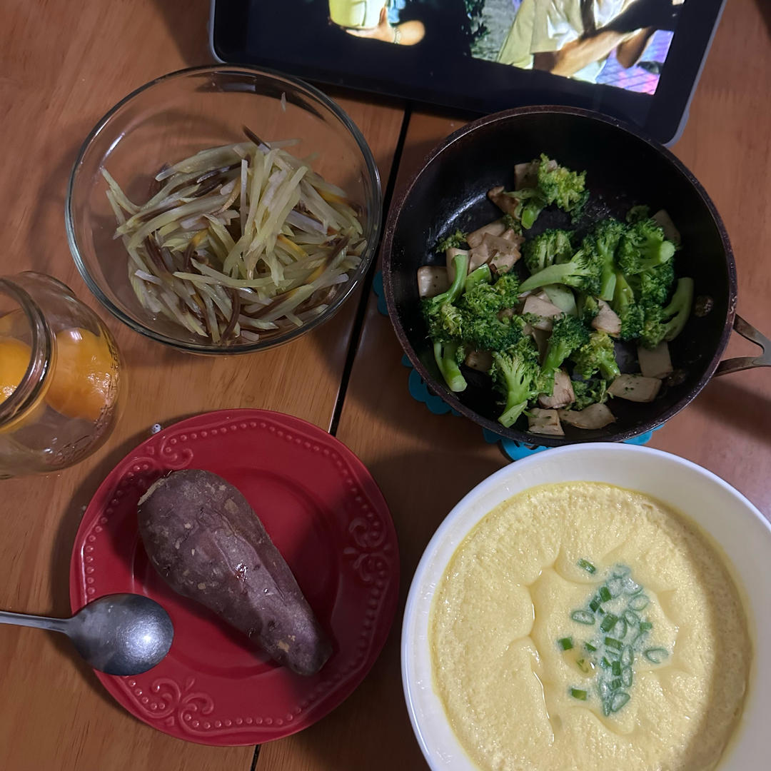 杏鲍菇炒西兰花