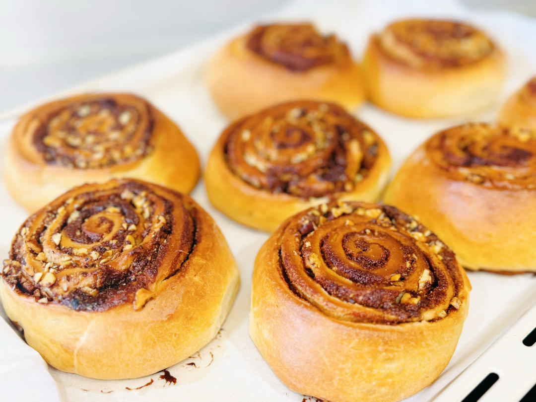 好吃！爱吃！香气浓郁热烈的布里欧修肉桂卷