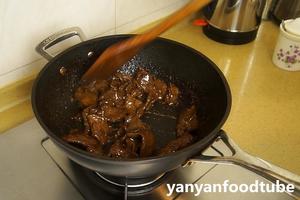 蒜香牛肉荷兰豆 Mongolian Beef的做法 步骤3
