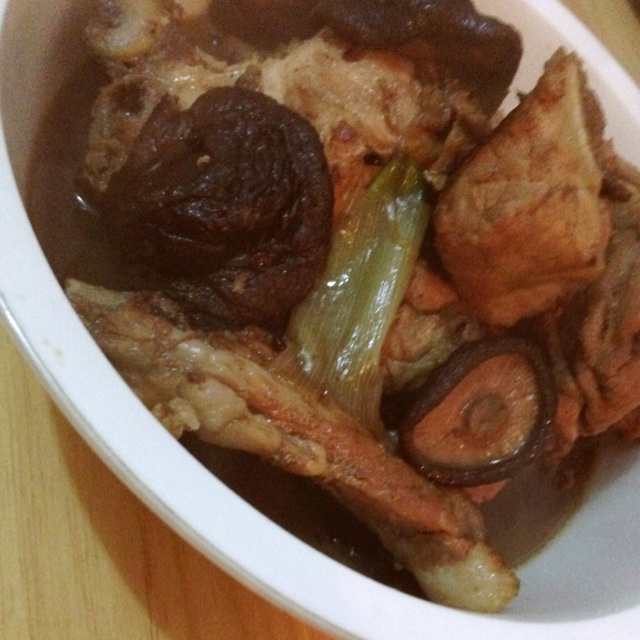 香菇炖排骨