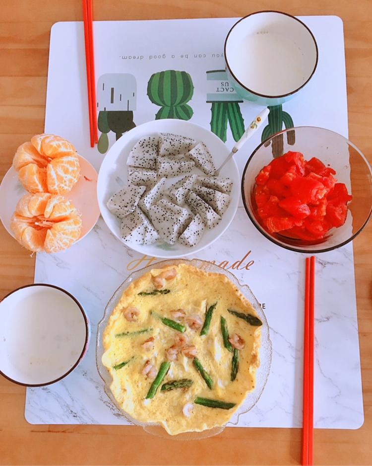 芦笋虾仁早餐蛋饼