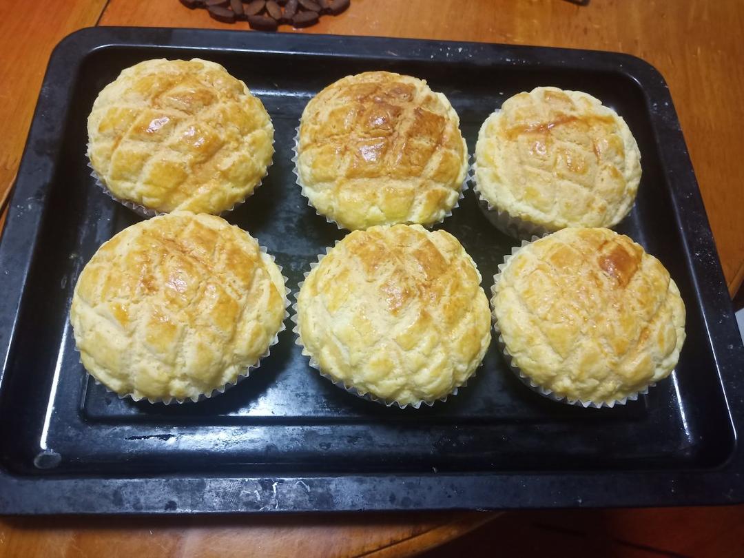 好吃到炸裂的港式菠萝包（附带制作酥皮的小视频）