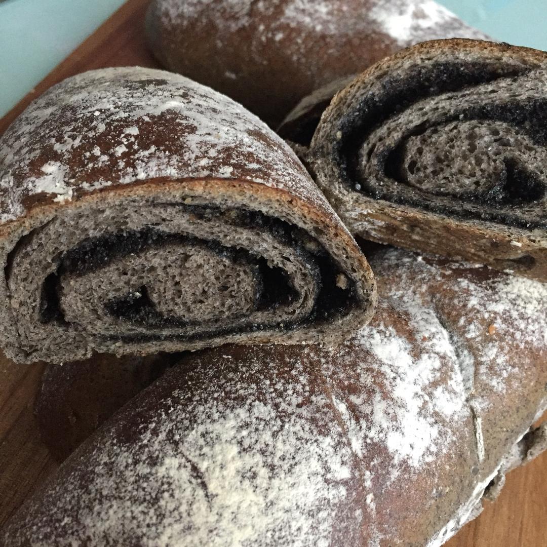 超浓黑芝麻面包