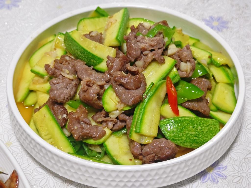 牛肉炒小瓜