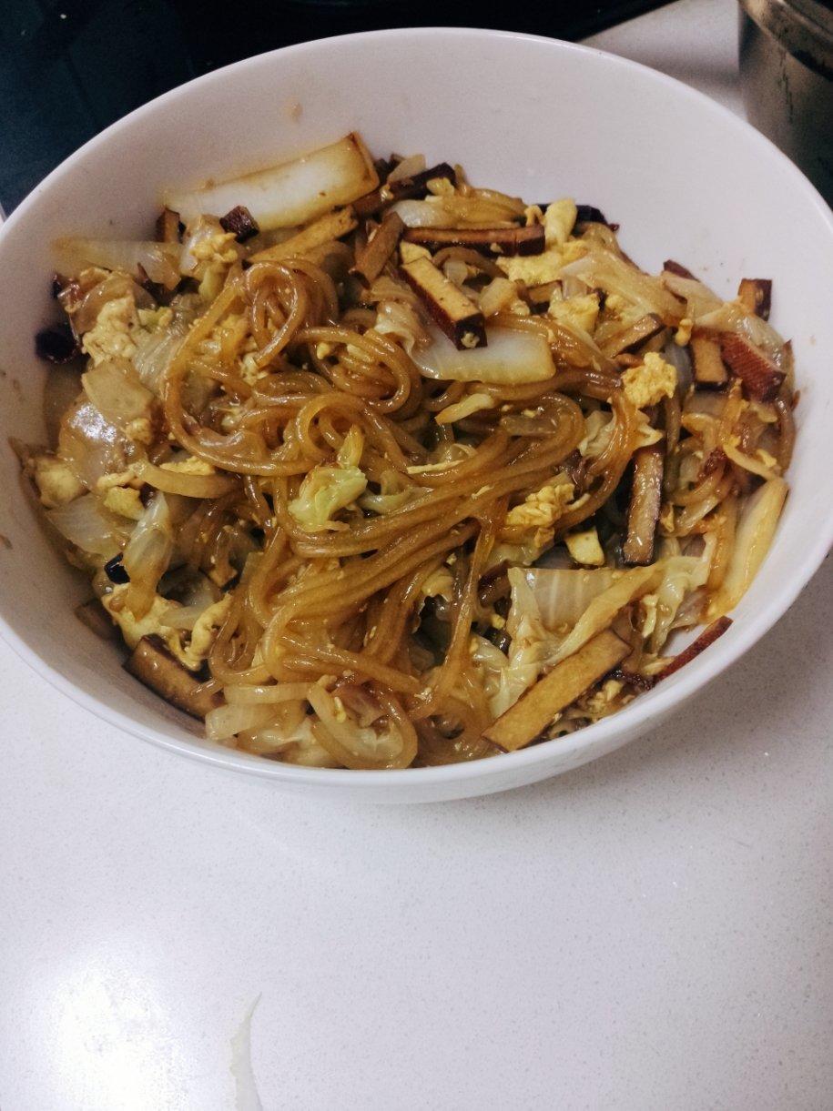 包菜粉丝炒鸡蛋