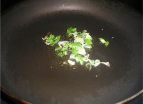 虾皮香菇小白菜的做法 步骤2