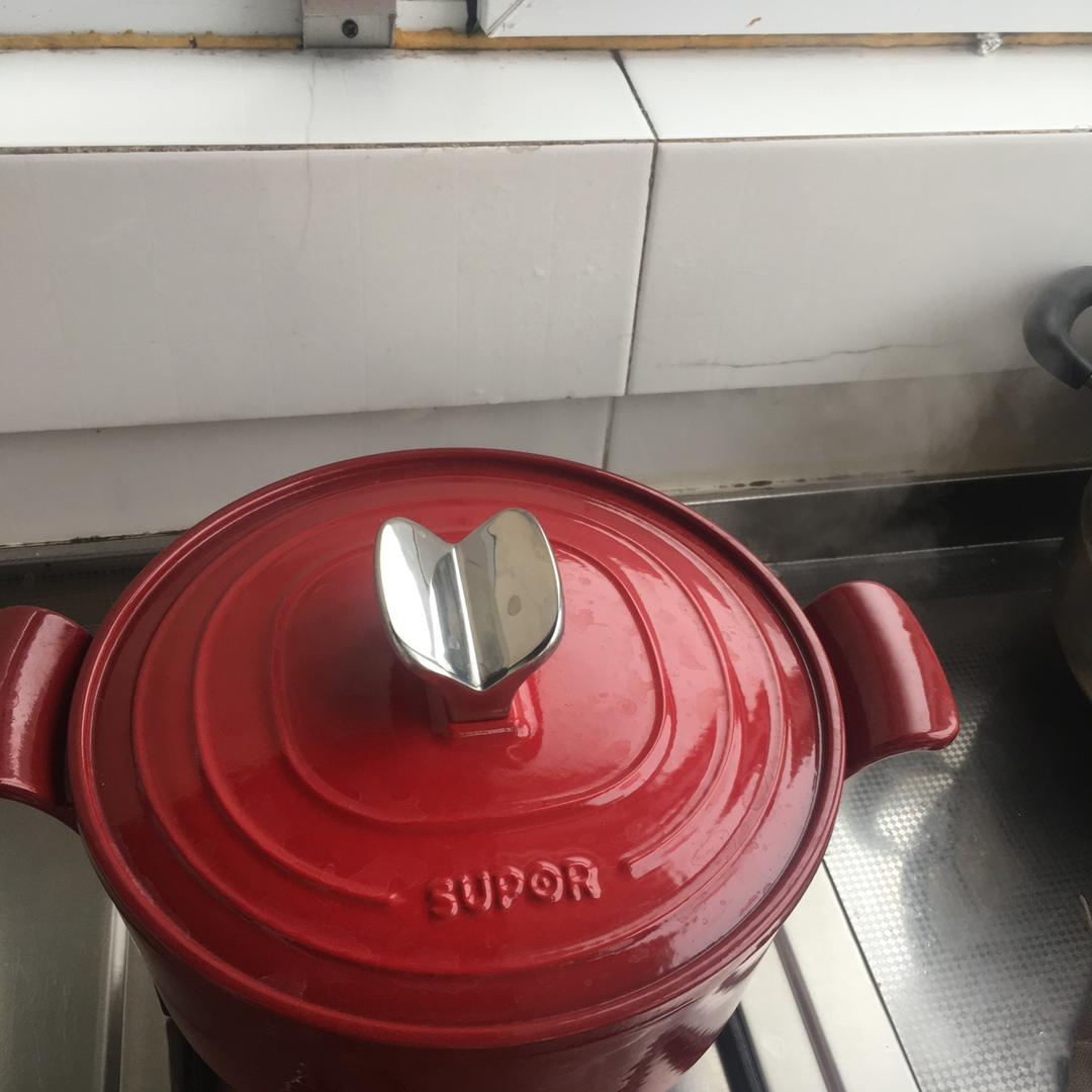 珐琅锅炖牛肉