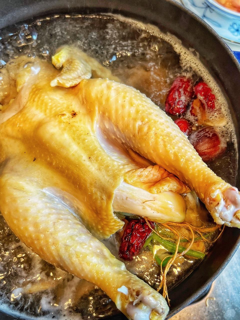 大飞飞的老母鸡人参鸡汤（炖出清甜黄汤的秘密）