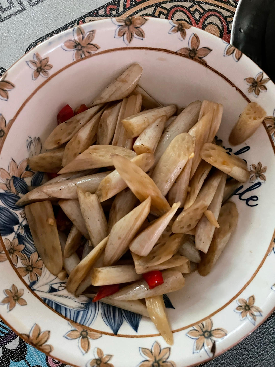 酸辣藕尖 开胃的清炒脆爽藕带