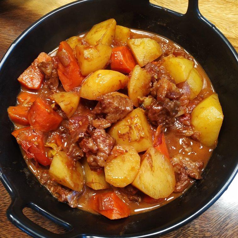 晚安二马路做的土豆炖牛肉