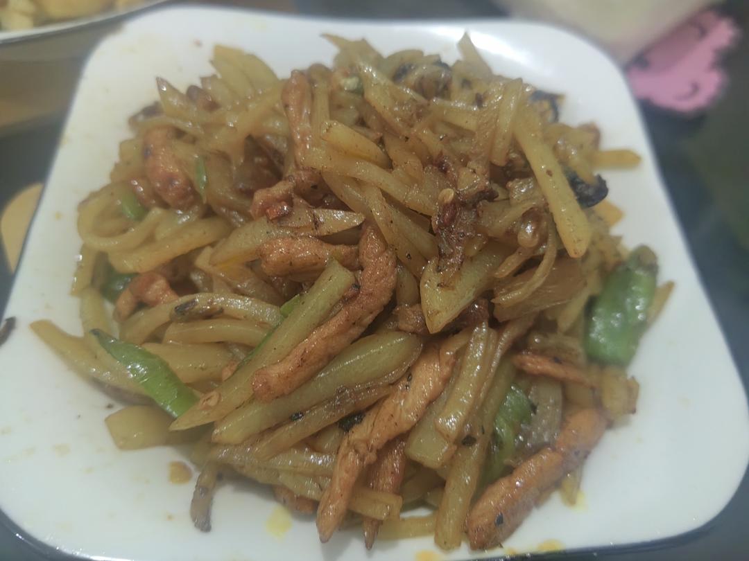 青椒土豆炒肉丝