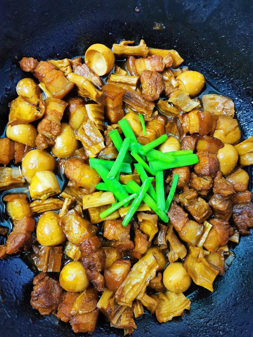 秘制笋干红烧肉