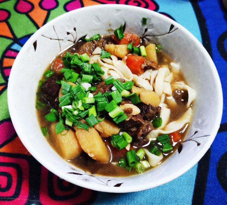 红烧牛腩（可以这道菜为基础，做牛腩粉、面，土豆炖牛腩等菜）