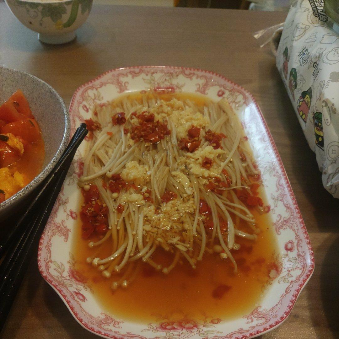 微波炉版「蒜蓉金针菇」