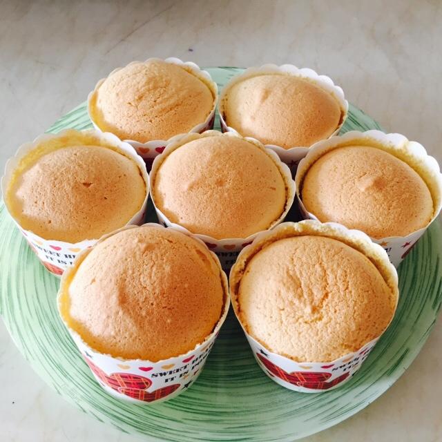 软绵绵戚风纸杯蛋糕