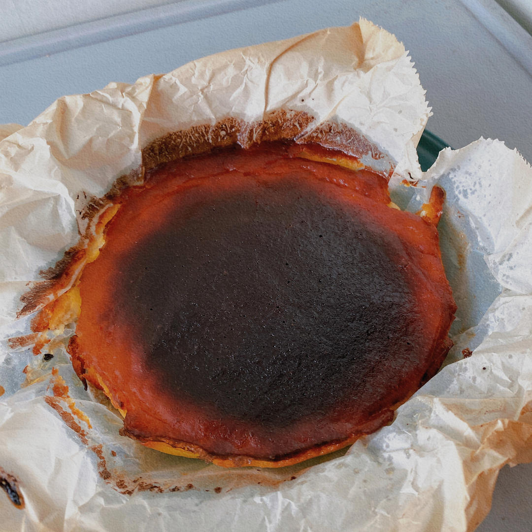 小山进公开食谱-使用大量牛奶，无淡奶油的巴斯克乳酪蛋糕