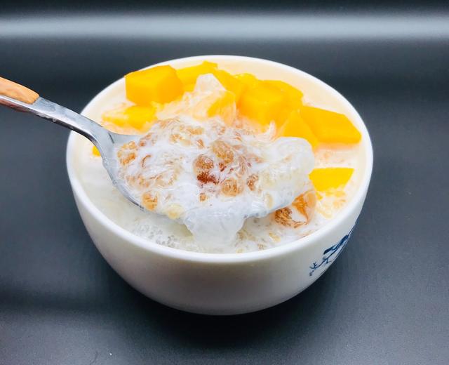 椰奶味桃胶炖雪燕雪莲子的做法