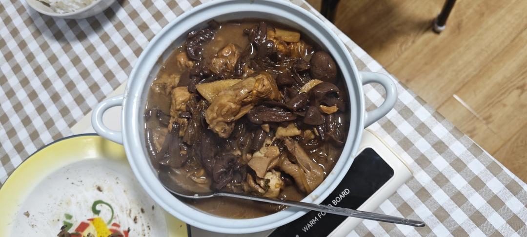 小鸡炖蘑菇