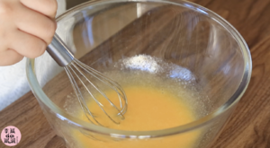 奶黄包（无泡打粉、吉士粉，无需发酵）的做法 步骤2