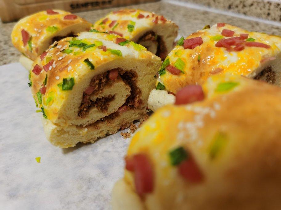 香喷喷的肉松面包卷，来试试吧！