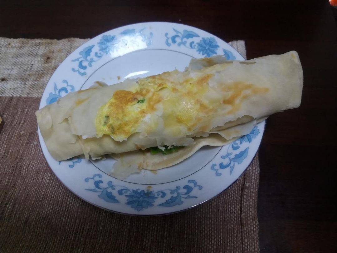 鼓大泡的鸡蛋灌饼