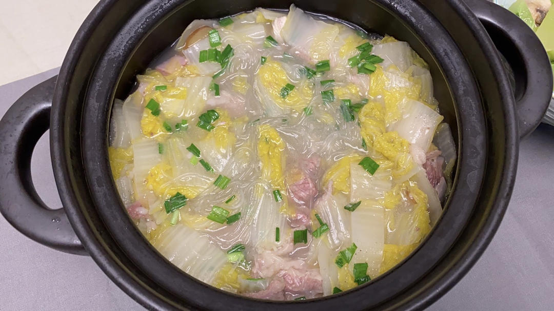 小咖咖咖做的白菜粉丝羊肉汤