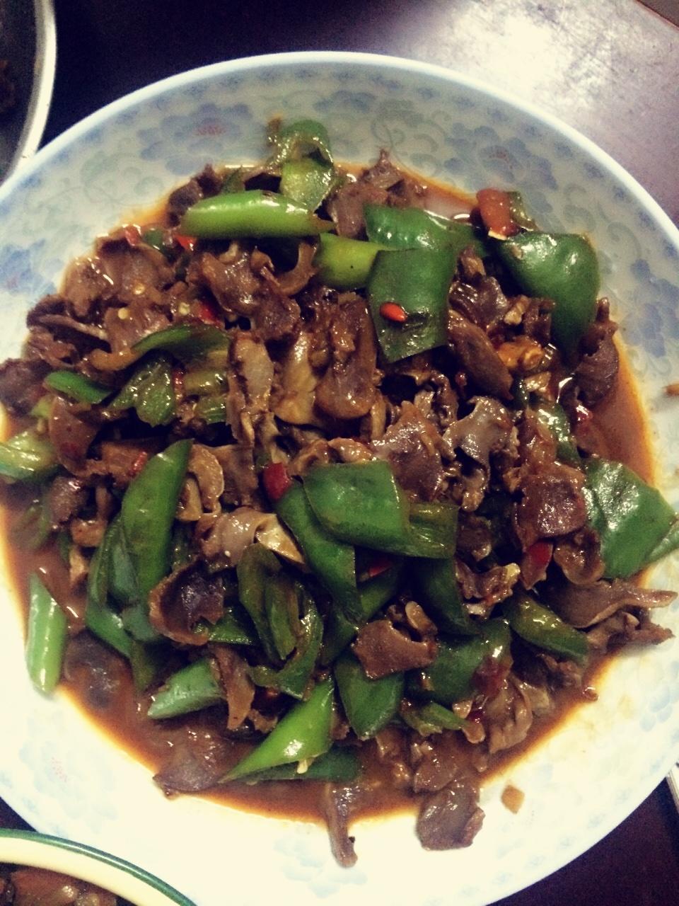 鸡胗炒辣椒的做法