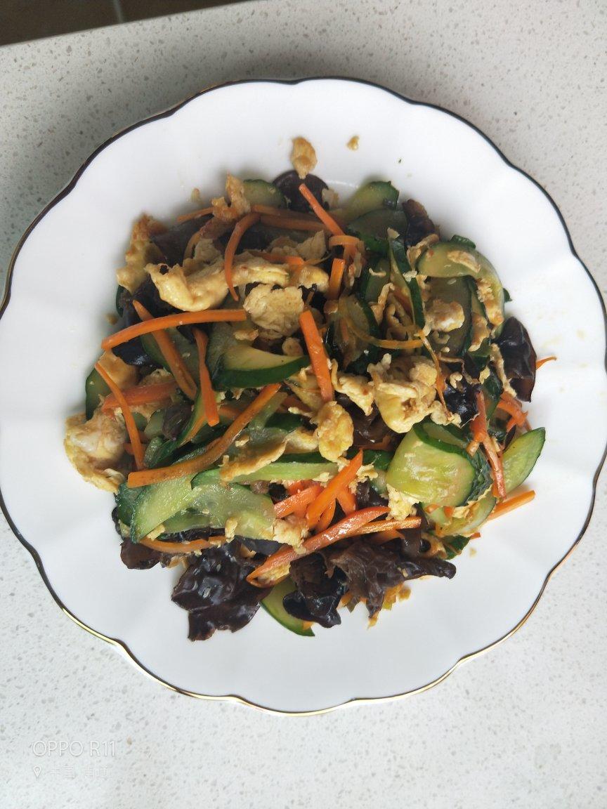 黄瓜木耳炒鸡蛋