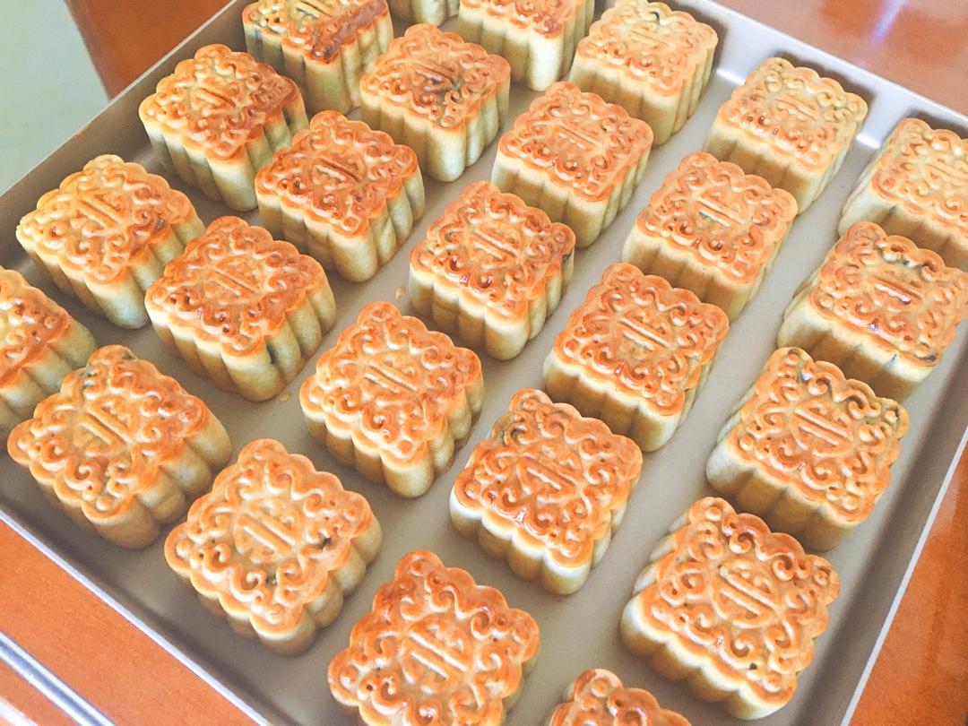 广式月饼——蛋黄莲蓉月饼