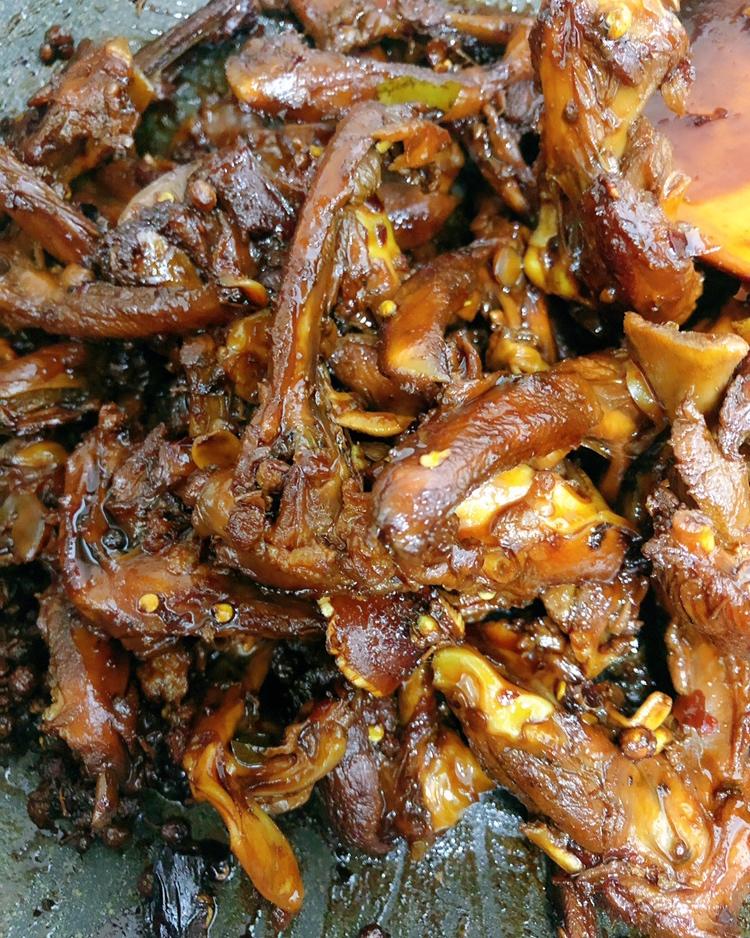 麻辣鸭锁骨（不输周黑鸭）