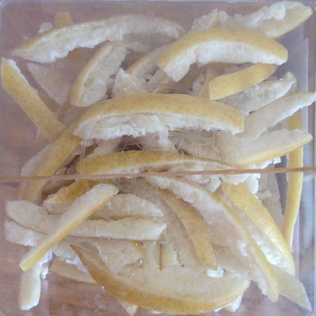 糖渍柚子皮的做法