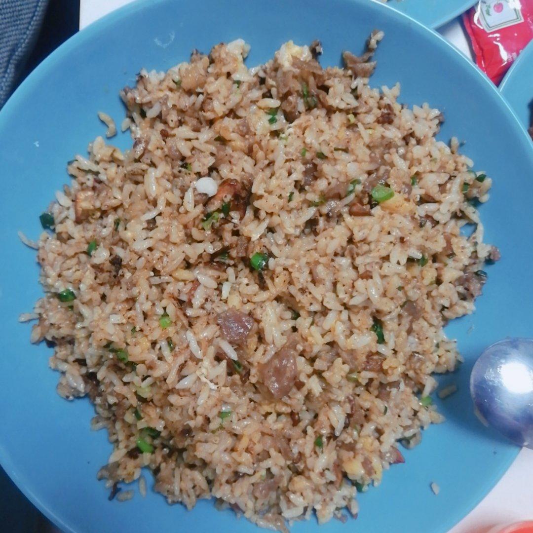 和风牛肉大蒜炒饭