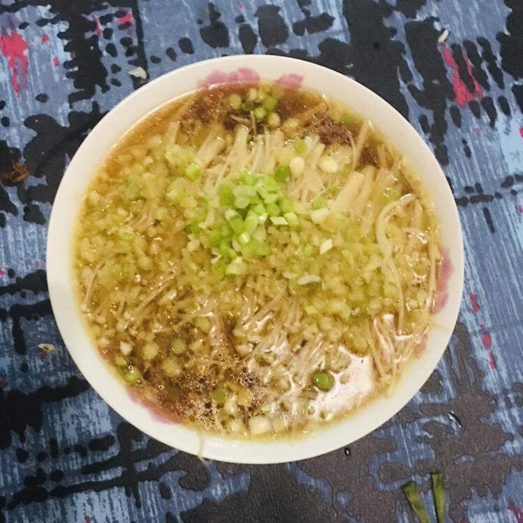 一口上瘾的蒜蓉金针菇