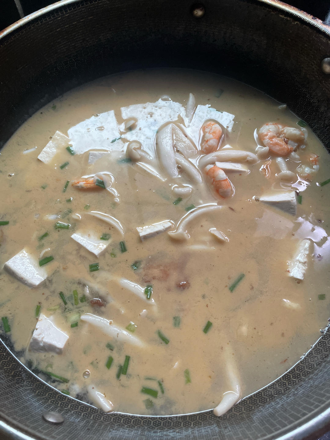 鲜虾菌菇豆腐汤