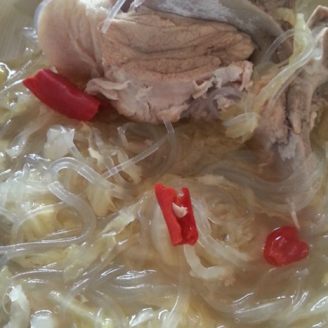 东北排骨酸菜汤