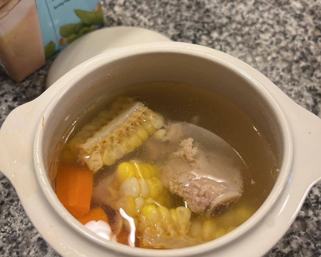 炖盅·玉米排骨汤