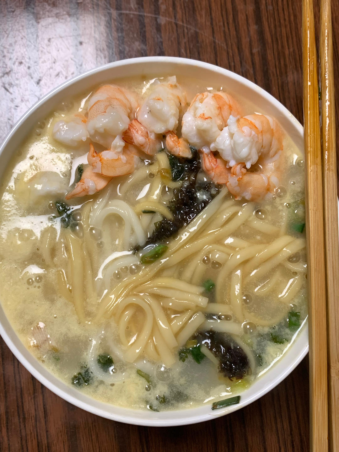 5分钟快手美味早餐 ｜ 鲜美清汤面