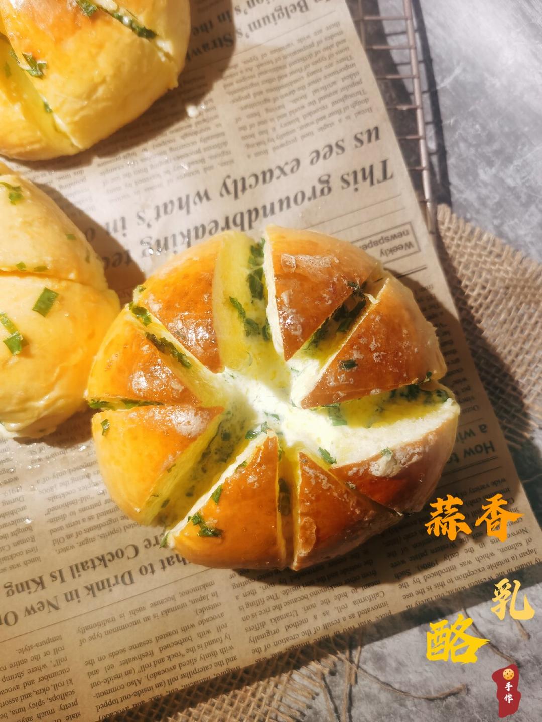 一款从韩国红到全世界的蒜香奶酪包