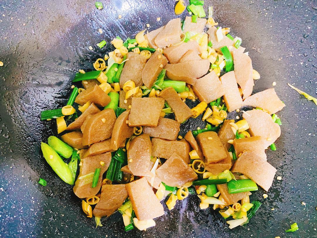 小米辣泡椒炒魔芋