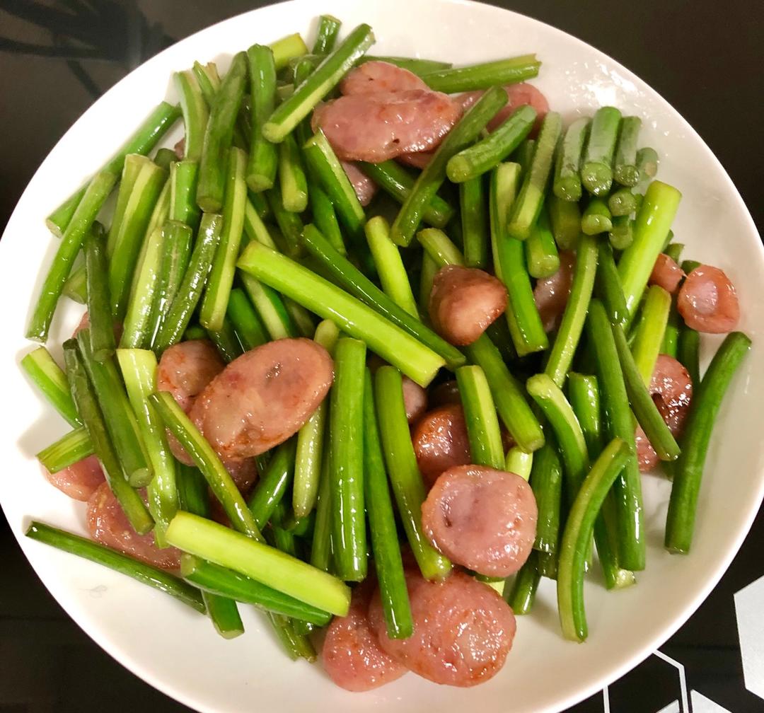 腊肠炒蒜苗