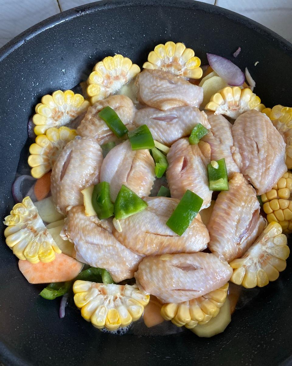 家常版三汁鸡翅焖锅