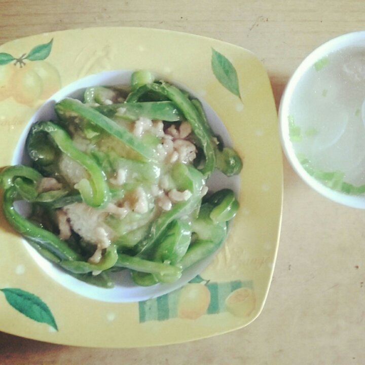 青椒肉丝盖浇饭