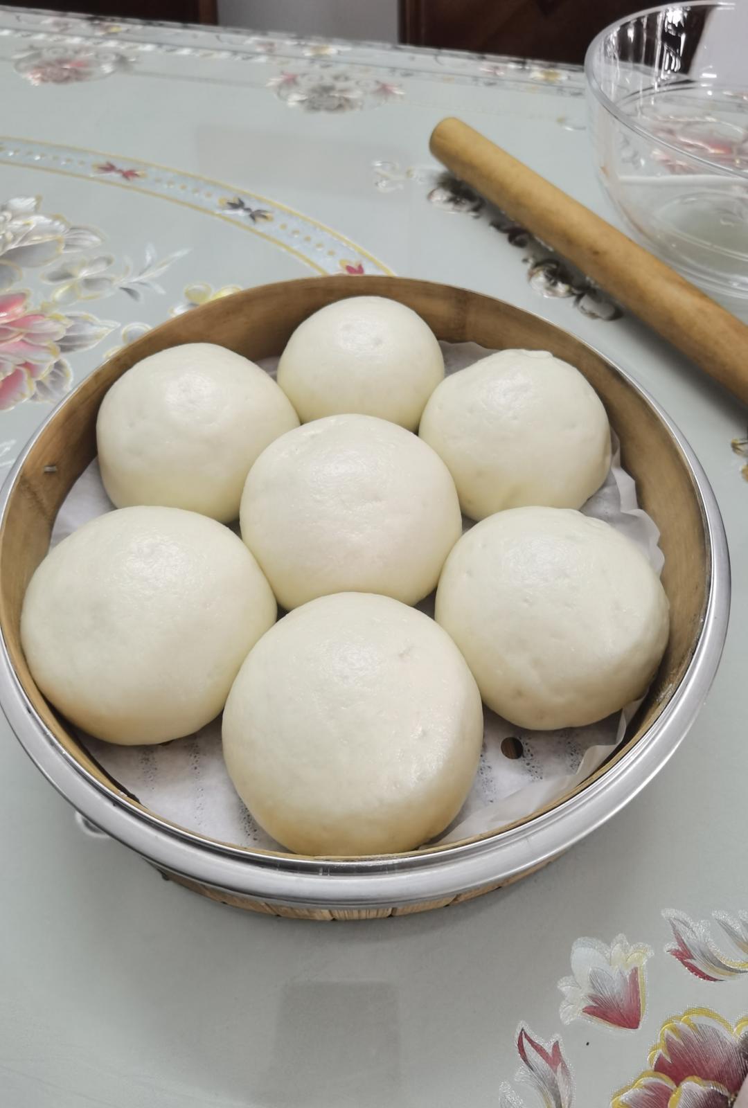 松软香甜的奶黄包，很快就可以搞定。