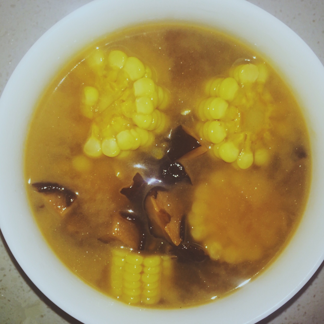 菌菇玉米汤