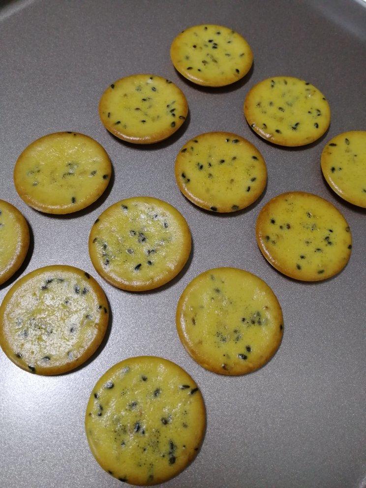 宝宝辅食：芝麻鸡蛋薄脆饼干