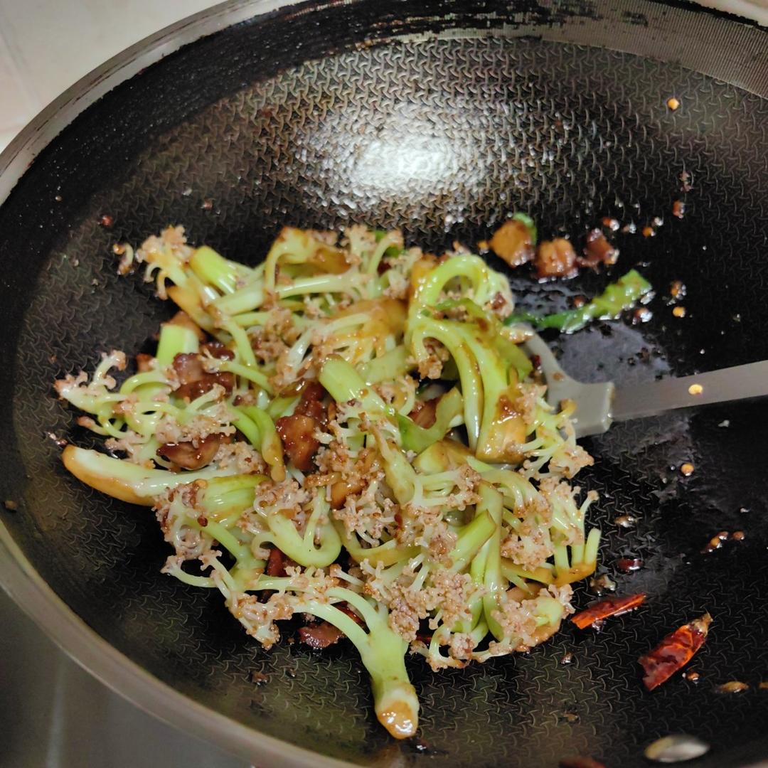 和饭店一个味道的干锅花菜