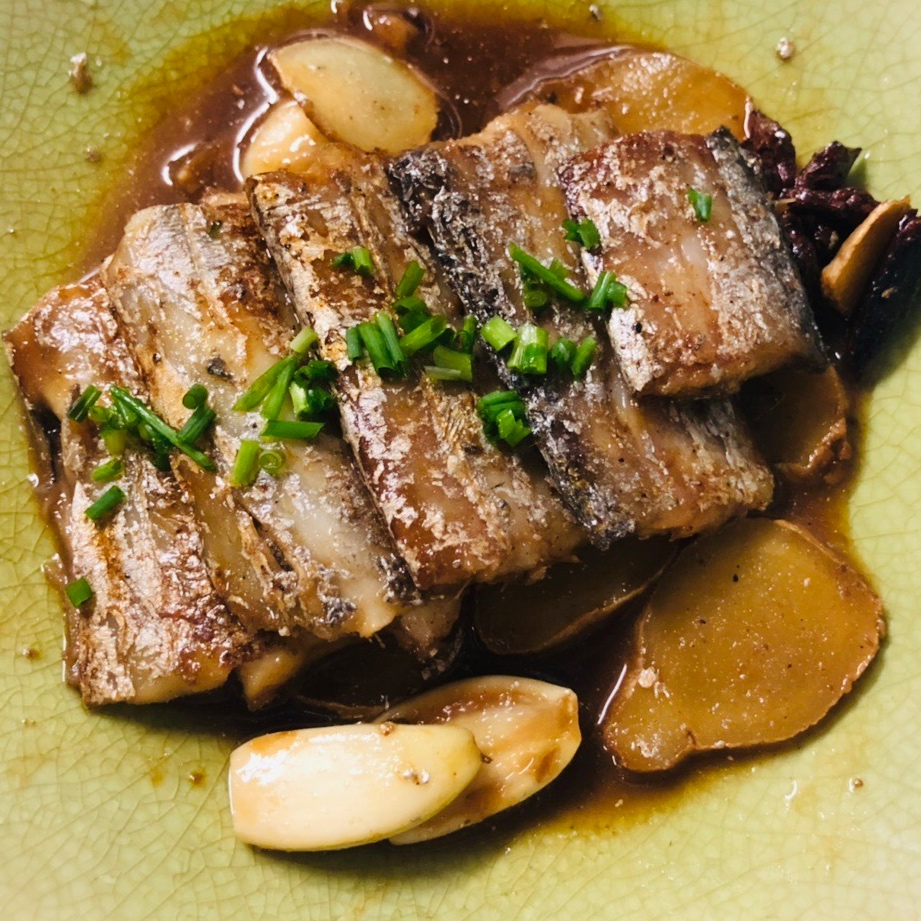 红烧带鱼最经典最家常的做法 可当热菜也可是冷盘 味道都一样好