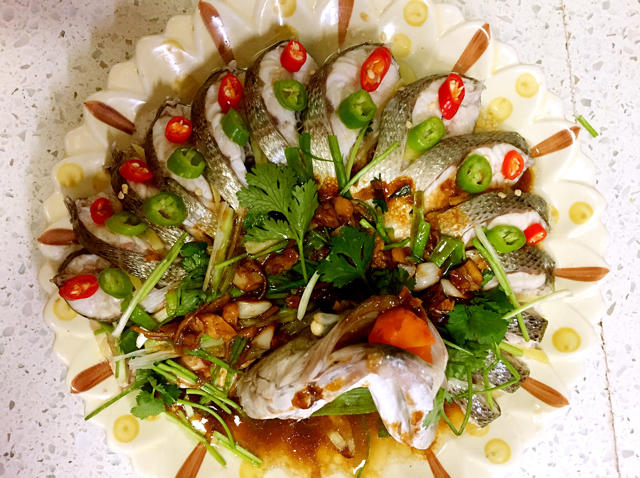 孔雀开屏清蒸鱼