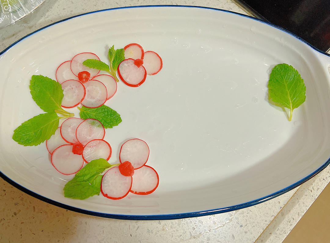 梅花--樱桃萝卜摆盘